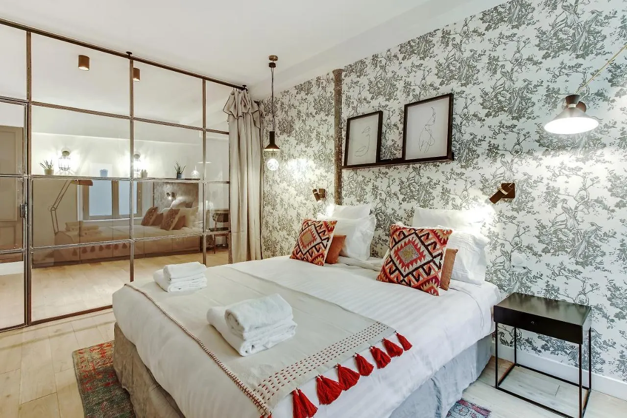 Apartment Pick A Flat's In Louvre Saint Honore Paris