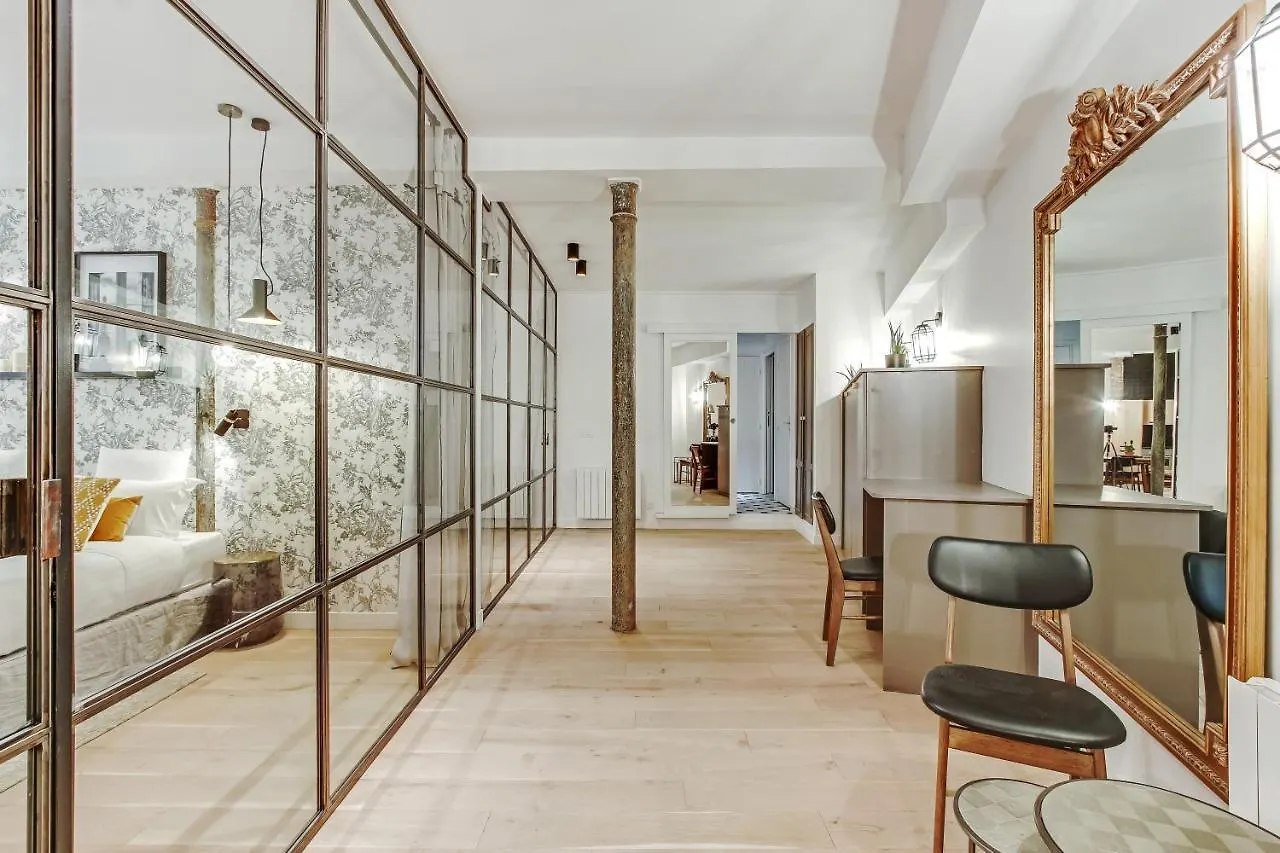 Pick A Flat's In Louvre Saint Honore Paris
