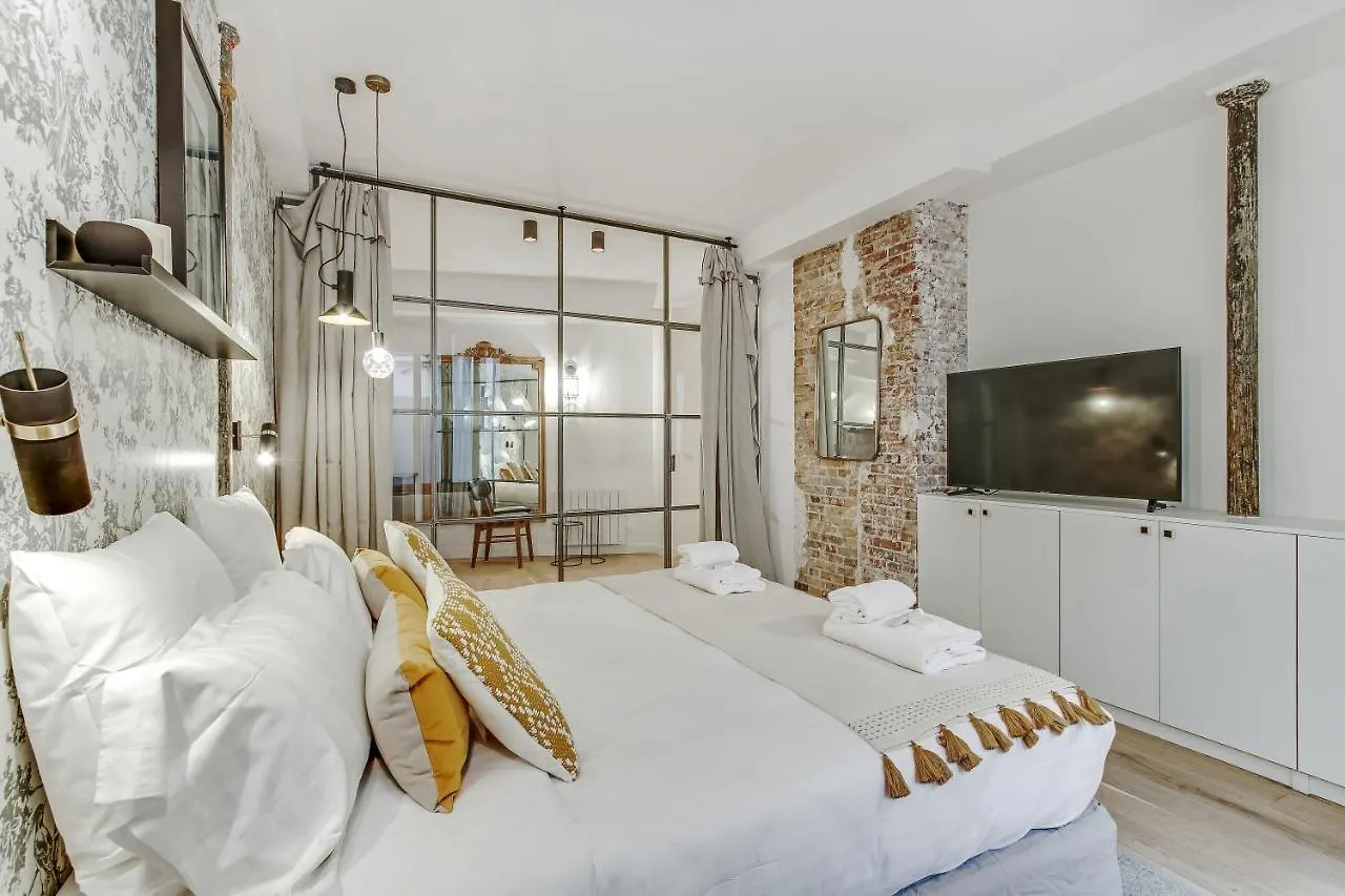 Apartment Pick A Flat's In Louvre Saint Honore